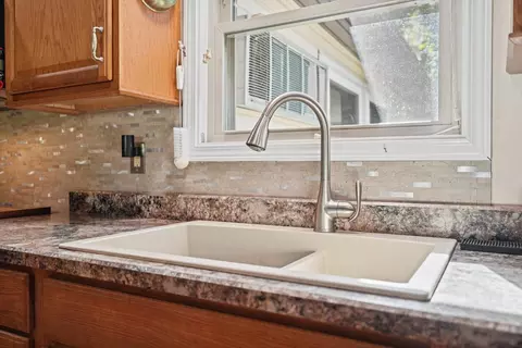 Kitchen - 206 Cherokee Dr, Georgetown, IL 61846 photo 6 of 9