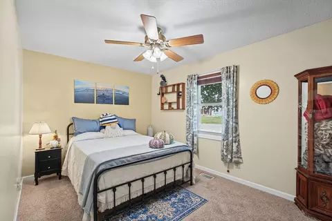 Bedroom - 206 Cherokee Dr, Georgetown, IL 61846 photo 1 of 5