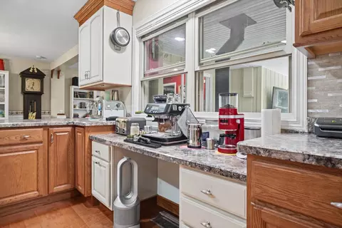 Kitchen - 206 Cherokee Dr, Georgetown, IL 61846 photo 8 of 9