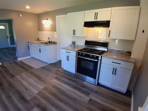 Kitchen - 304 SE 3rd Ave, Galva, IL 61434 photo 4 of 5