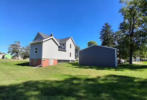 Exterior - 304 SE 3rd Ave, Galva, IL 61434 photo 4 of 4