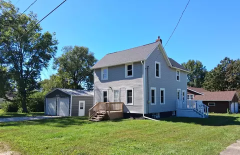 Exterior - 304 SE 3rd Ave, Galva, IL 61434 photo 1 of 4