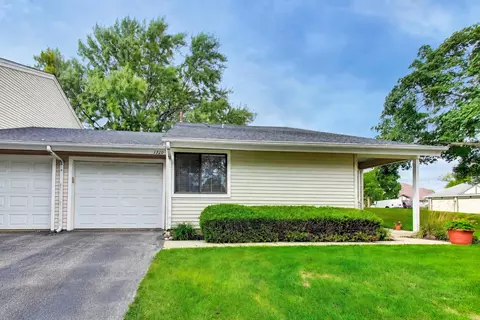 1720 E Shannon Ln #6, Palatine, IL 60074