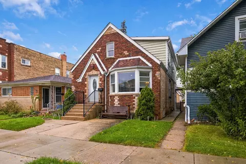 4918 W Winnemac Ave, Chicago, IL 60630