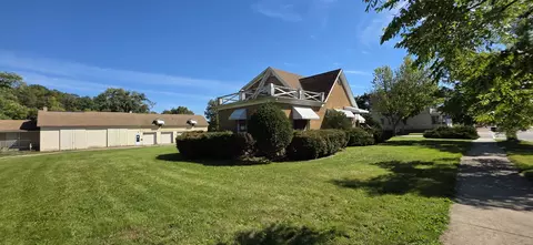 302 Washington St, Algonquin, IL 60102