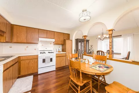 Kitchen - 1441 E Thacker St #304, Des Plaines, IL 60016 photo 1 of 2