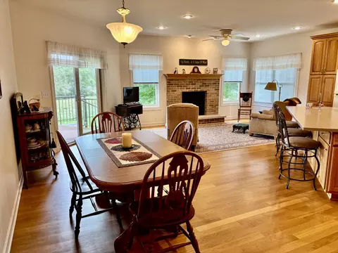 Dining - 1518 W Lincoln Rd, Mchenry, IL 60051 photo 1 of 2