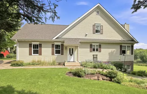 Exterior - 1518 W Lincoln Rd, Mchenry, IL 60051 photo 5 of 7