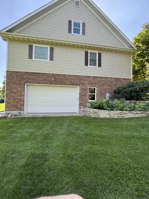 Exterior - 1518 W Lincoln Rd, Mchenry, IL 60051 photo 4 of 7