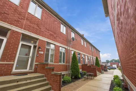 820 W 36th St #2, Chicago, IL 60609