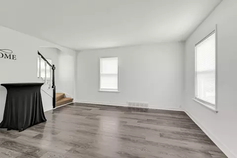 Living - 256 E 140th Pl, Dolton, IL 60419 photo 1 of 4