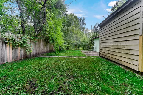 Exterior - 256 E 140th Pl, Dolton, IL 60419 photo 6 of 7