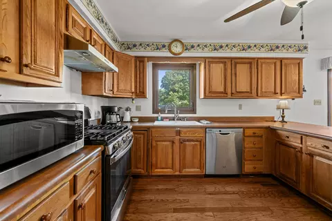 Kitchen - 1004 6th St, Hampton, IL 61256 photo 4 of 5