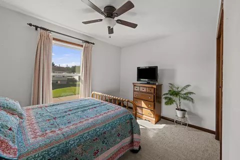 Bedroom - 1004 6th St, Hampton, IL 61256 photo 7 of 8