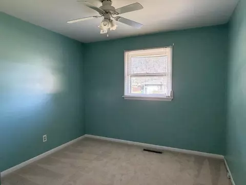 Bedroom - 11 Strasma South Dr, Kankakee, IL 60901 photo 3 of 4