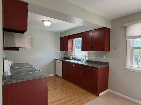 Kitchen - 11 Strasma South Dr, Kankakee, IL 60901 photo 4 of 4