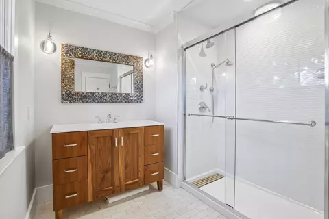 Bath - 1 Delaware Rd, Morristown, NJ 07960 photo 5 of 7
