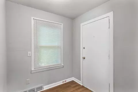 Entry Way - 417 37th St, Moline, IL 61265 photo 3 of 4