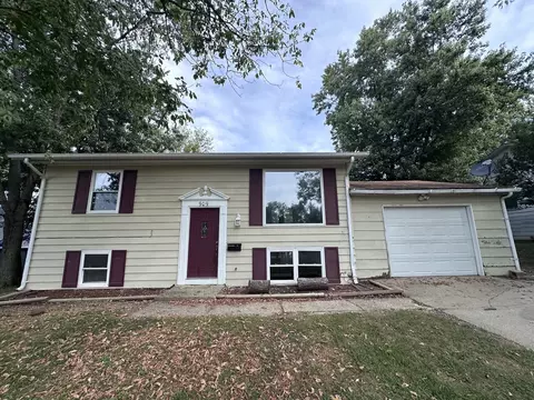 909 Sunset Rdg, Danville, IL 61832