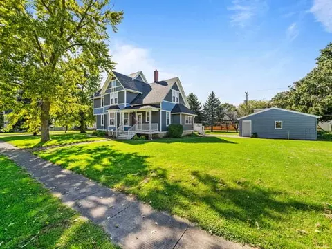 1203 W Lincoln Ave, Rochelle, IL 61068