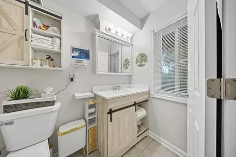 Bath - 1942 Tall Oaks Dr #1A, Aurora, IL 60505 photo 2 of 2