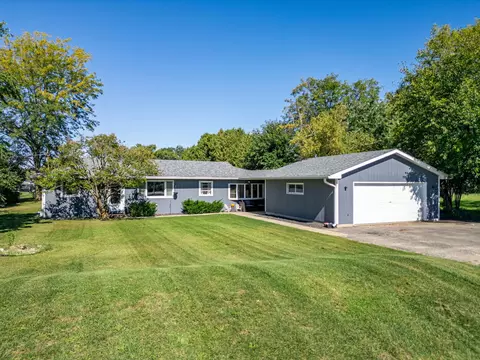 2302 NW Route 12 Hwy NW, Spring Grove, IL 60081