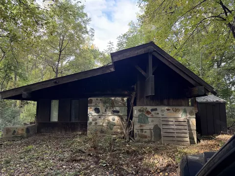 33687 5 Points Rd, Kingston, IL 60145