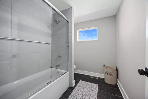 Bath - 12428 Limerick Ln, Plainfield, IL 60585 photo 3 of 6
