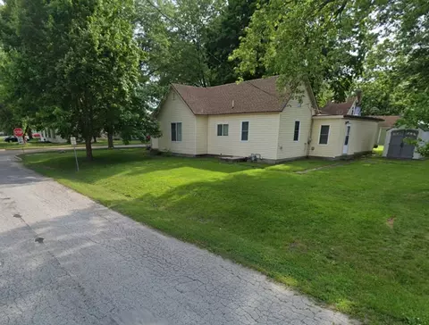 926 E Carroll St, Macomb, IL 61455