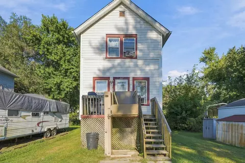 217 12th St, East Moline, IL 61244