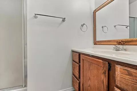 Bath - 2017 Tracy Dr #4, Bloomington, IL 61704 photo 2 of 2