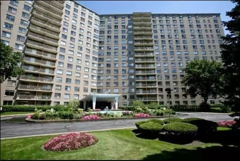 7061 N Kedzie Ave #305, Chicago, IL 60645