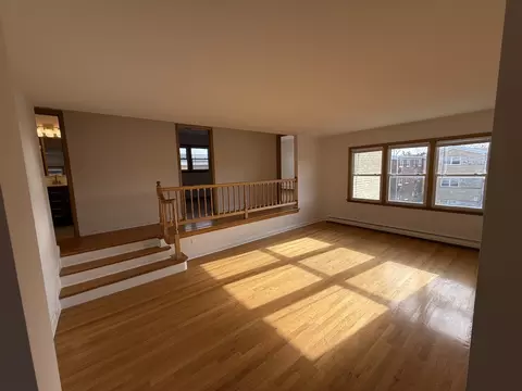 Living - Undisclosed, Des Plaines, IL 60016 photo 1 of 3