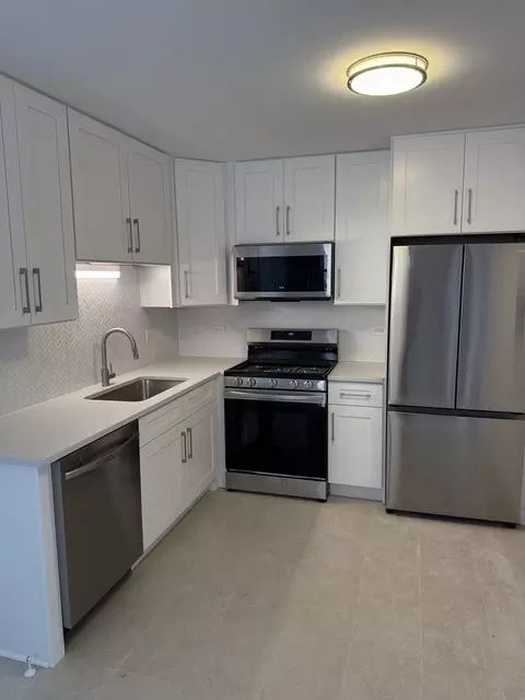 Kitchen - Undisclosed, Des Plaines, IL 60016 photo 4 of 4