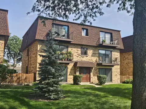 Exterior - 9709 Bianco Ter #E, Des Plaines, IL 60016 photo 2 of 3
