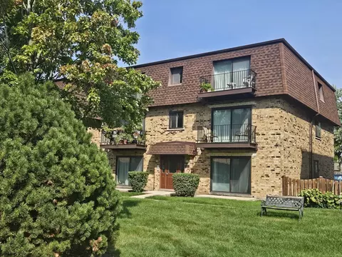 Other - 9709 Bianco Ter #E, Des Plaines, IL 60016 photo 2 of 5