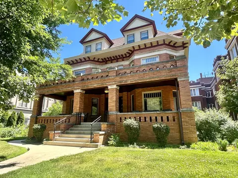 711 Washington Blvd #2E, Oak Park, IL 60302