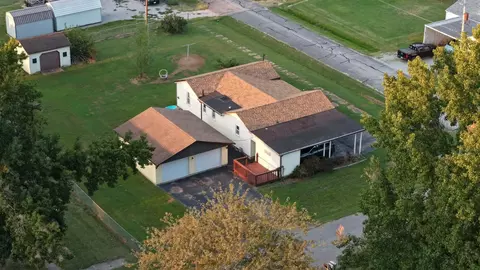 401 N Mary St, Sesser, IL 62884
