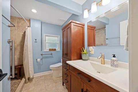 Bath - 15420 Central Ave, Oak Forest, IL 60452 photo 1 of 1