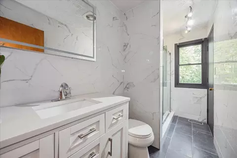 Bath - 4352 150th St, Midlothian, IL 60445 photo 1 of 2