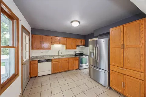 Kitchen - 4352 150th St, Midlothian, IL 60445 photo 1 of 1