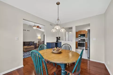 Dining - 397 Meadowview Ln, Aurora, IL 60502 photo 4 of 4