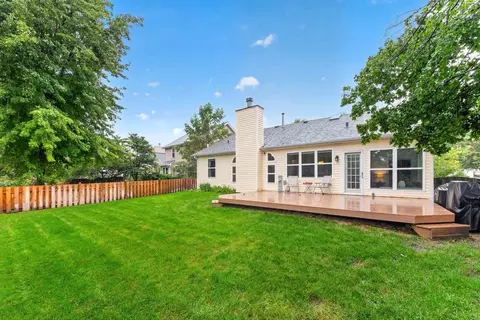 Exterior - 397 Meadowview Ln, Aurora, IL 60502 photo 3 of 4