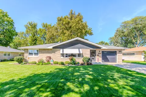 405 Bevan Dr E, Joliet, IL 60435
