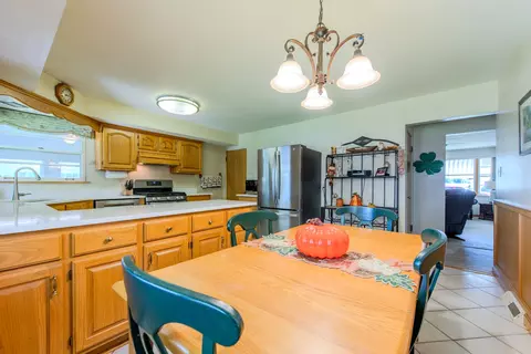 Kitchen - 405 Bevan Dr E, Joliet, IL 60435 photo 7 of 7