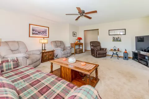 Living - 405 Bevan Dr E, Joliet, IL 60435 photo 2 of 3
