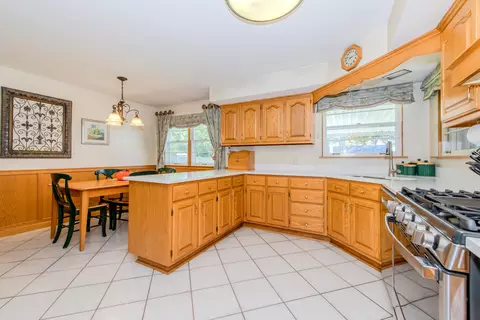 Kitchen - 405 Bevan Dr E, Joliet, IL 60435 photo 5 of 7