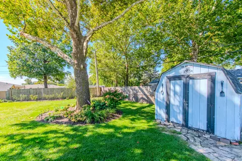 Exterior - 405 Bevan Dr E, Joliet, IL 60435 photo 8 of 11