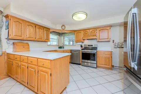 Kitchen - 405 Bevan Dr E, Joliet, IL 60435 photo 2 of 7