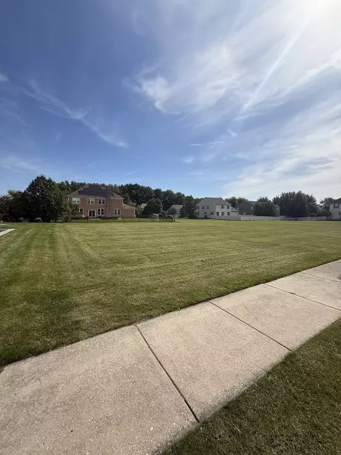 1441 Blume Dr, Elgin, IL 60124 photo 6